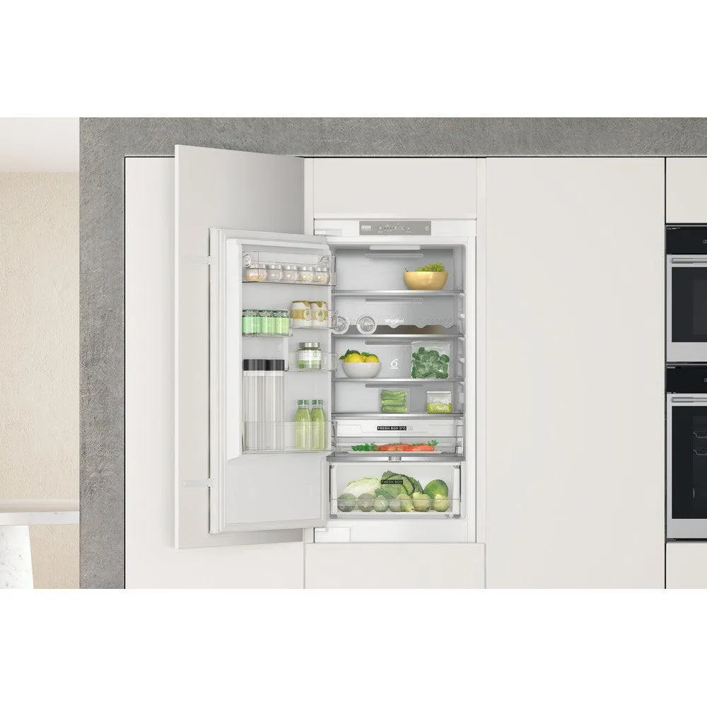 Whirlpool 70/30 250L Built-In Fridge Freezer - White | WHC18T332PUK